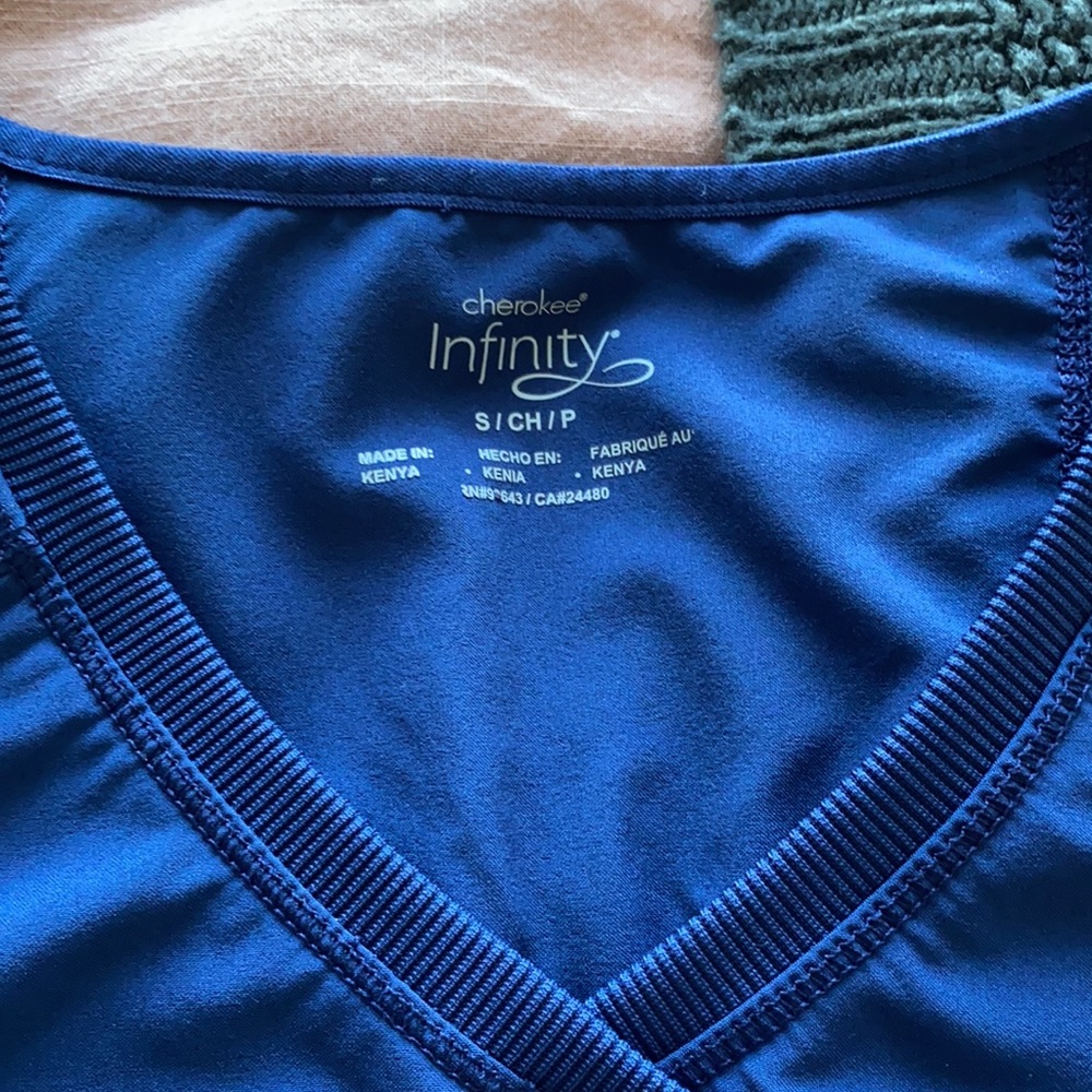 Cherokee Infinity scrub set - Picture 3 of 4